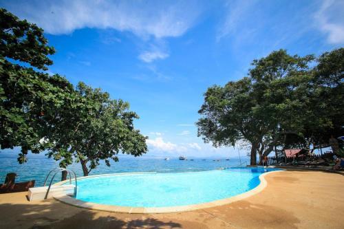 Hotel Phi Phi Natural Resort