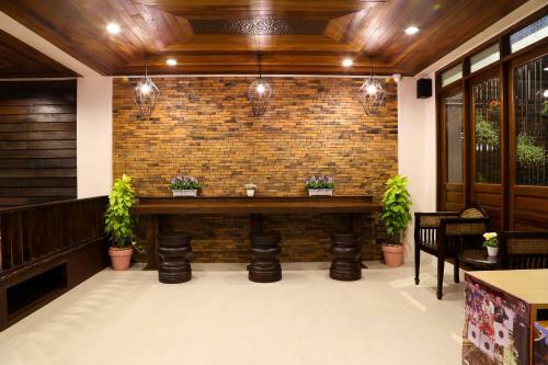 Sabai Hotel & Hostel