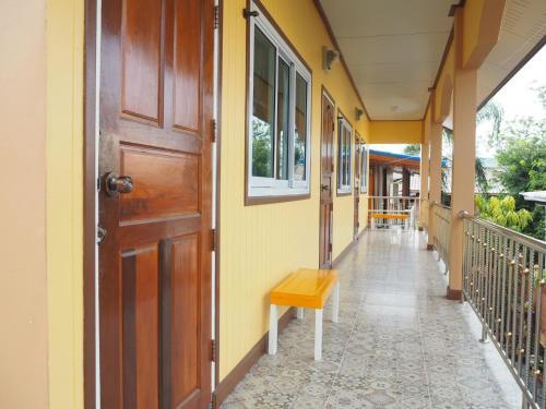 Hostal Baan Bussara