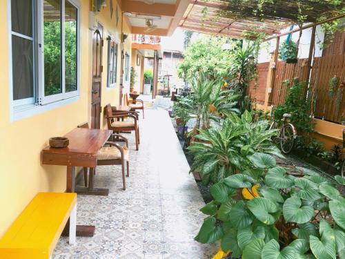 Hostal Baan Bussara