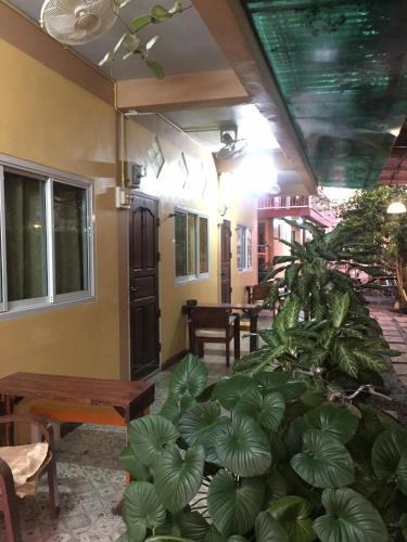 Hostal Baan Bussara