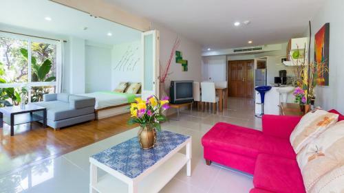 Apartamentos Baan Poolom Beachfront Condominium