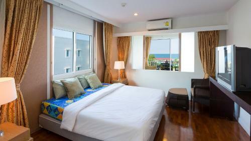Apartamentos Baan Poolom Beachfront Condominium