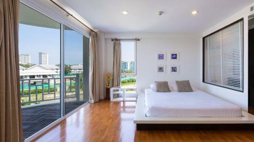 Apartamentos Baan Poolom Beachfront Condominium