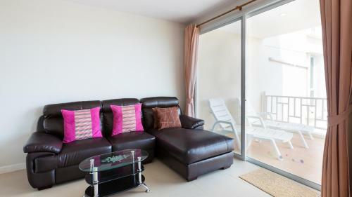 Apartamentos Baan Poolom Beachfront Condominium