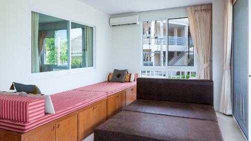 Apartamentos Baan Poolom Beachfront Condominium