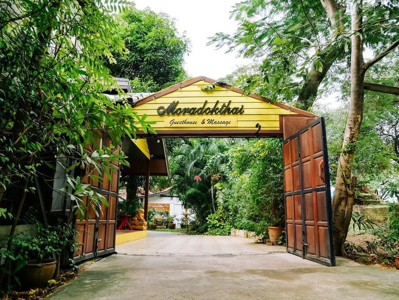 Hostal Moradok Thai Guesthouse