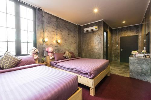Hostal Na Siam Guesthouse