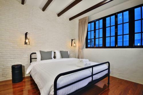 Hostal The Rommanee Classic Guesthouse