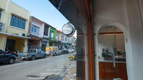 Hostal The Rommanee Classic Guesthouse