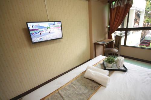 Hostal Thana Hotel & Guest House