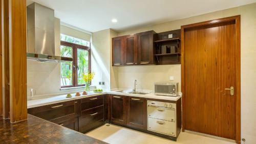 Hotel Yalong Bay Villas & Spa