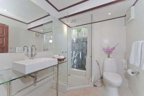 Bangrak Beachfront Villa