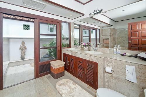 Bangrak Beachfront Villa