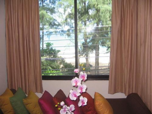 Hotel Phuket Naithon Resort