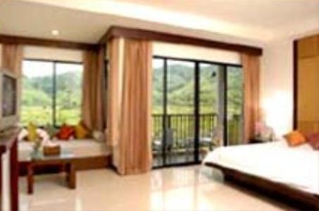 Hotel Phuket Naithon Resort
