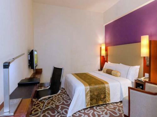 Shenzhen Caa Holy Sun Hotel, Luohu Railway Station