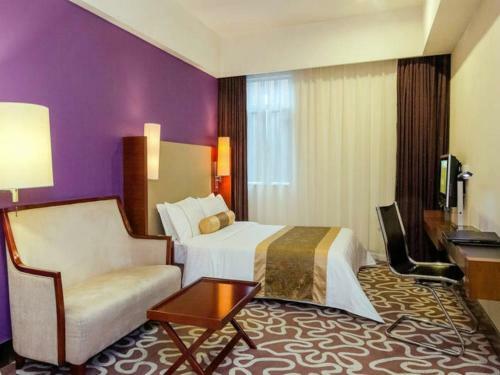 Shenzhen Caa Holy Sun Hotel, Luohu Railway Station