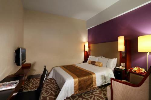 Shenzhen Caa Holy Sun Hotel, Luohu Railway Station