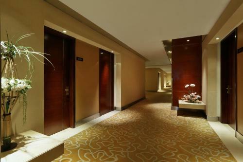 Shenzhen Caa Holy Sun Hotel, Luohu Railway Station