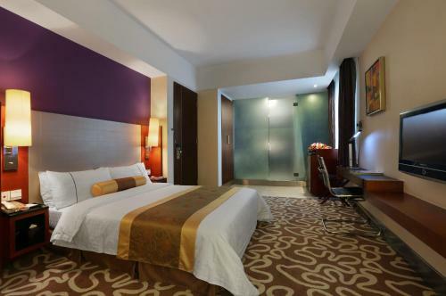 Shenzhen Caa Holy Sun Hotel, Luohu Railway Station
