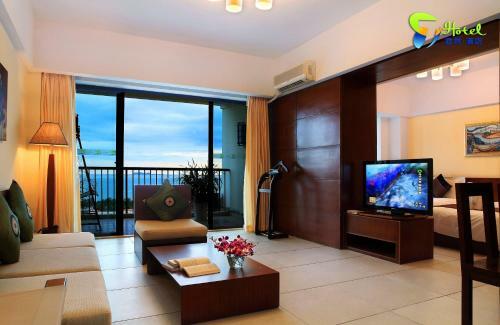 J Hotel