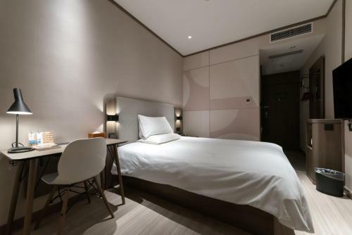 Hotel Hanting Express Shanghai East Jinling Road
