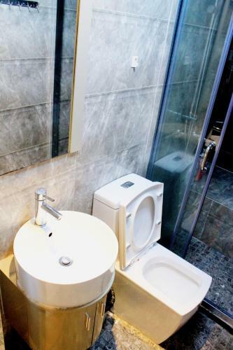 Shenzhen Dongmen Haicheng Boutique Apartment