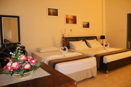 Hostal Beach Breeze Guesthouse
