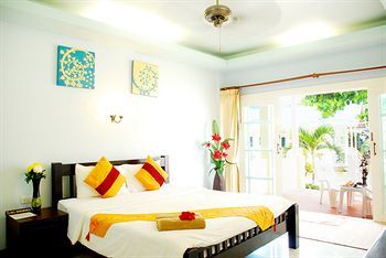 Hotel Ananda Villa