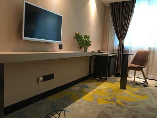 Shenzhen Kaili Hotel, Guomao Shopping Mall