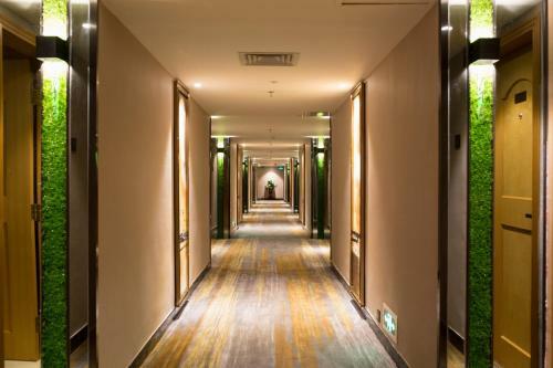 Shenzhen Kaili Hotel, Guomao Shopping Mall