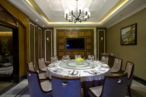 Shenzhen Kaili Hotel, Guomao Shopping Mall