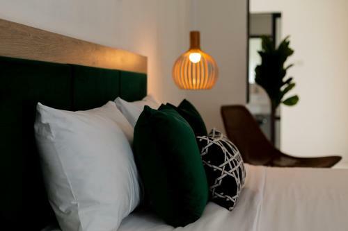 Buasri Phuket Hotel