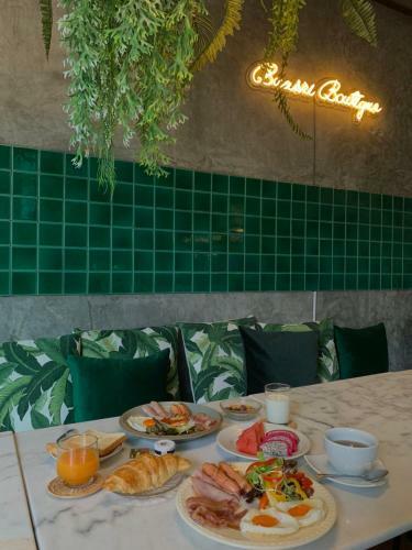 Buasri Phuket Hotel