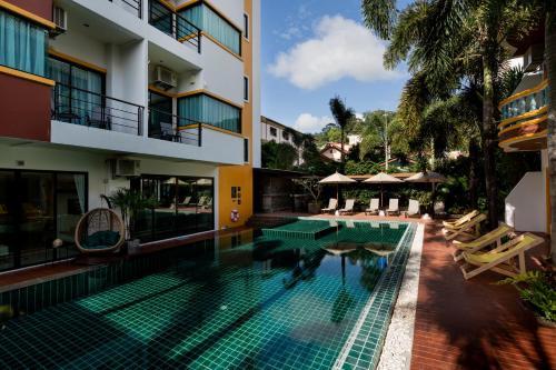 Buasri Phuket Hotel