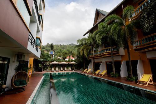 Buasri Phuket Hotel