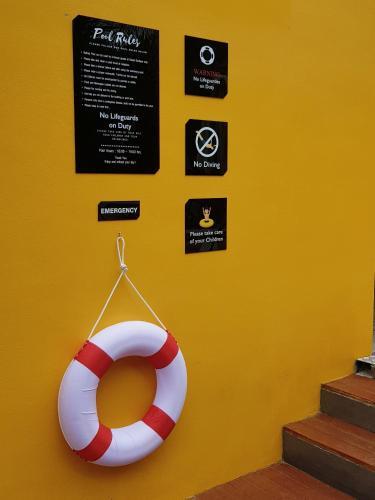 Buasri Phuket Hotel