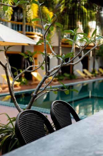 Buasri Phuket Hotel