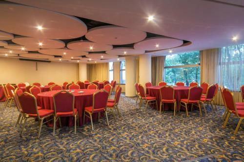 Regal Jinfeng Hotel
