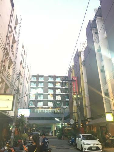 Hotel Deva Suites Patong