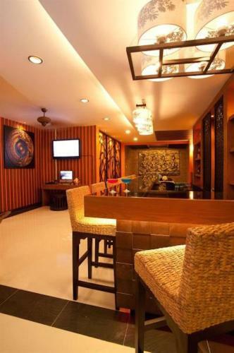 Hotel Deva Suites Patong