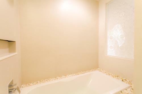 Hostal The House Patong