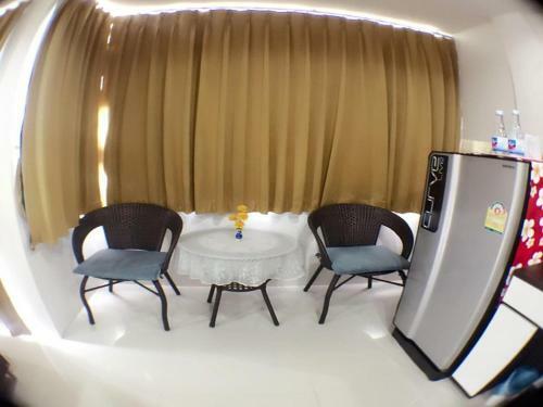 Hostal Swiss House