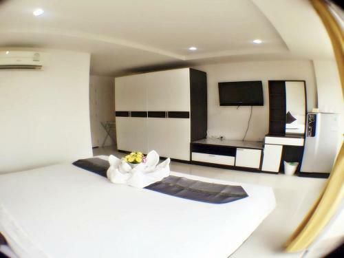 Hostal Swiss House