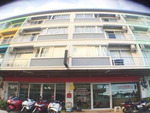 Hostal Swiss House