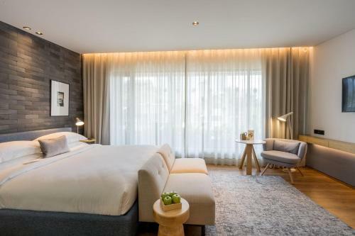 Hotel Ad Lib