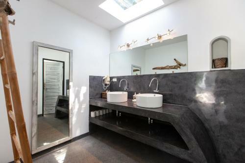 Eden Beach Villas