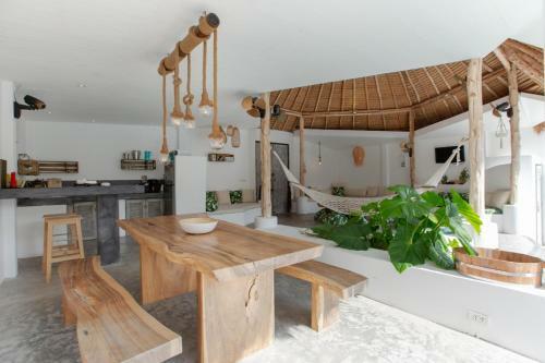 Eden Beach Villas