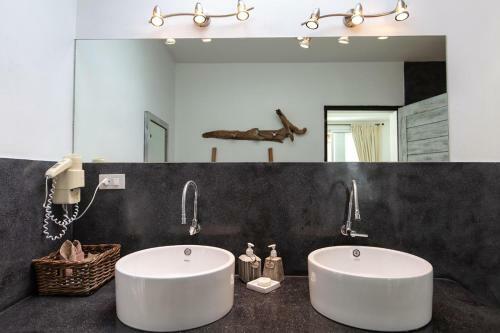 Eden Beach Villas